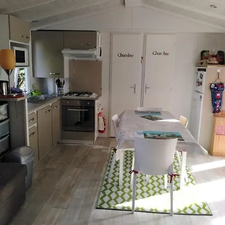 אתר קמפינג Mobil 6 A 8pers סן ז'אן דה מון